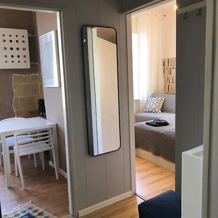 Praska Kamienica Apartment