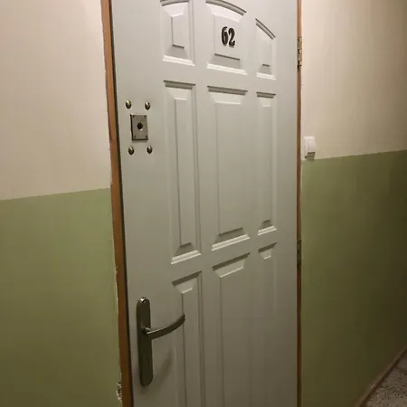Praska Kamienica 아파트 *